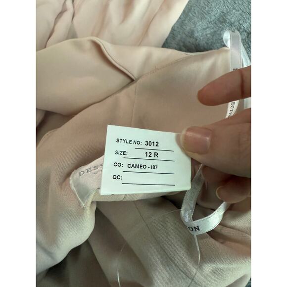 NWT‎ Dessy OFF-THE-SHOULDER CUFF TRUMPET GOWN WITH FRONT SLIT CAMEO Size 12 R - Picture 10 of 15